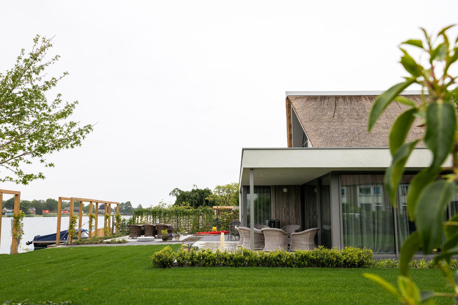 Waalvilla Heerjansdam Aan het water